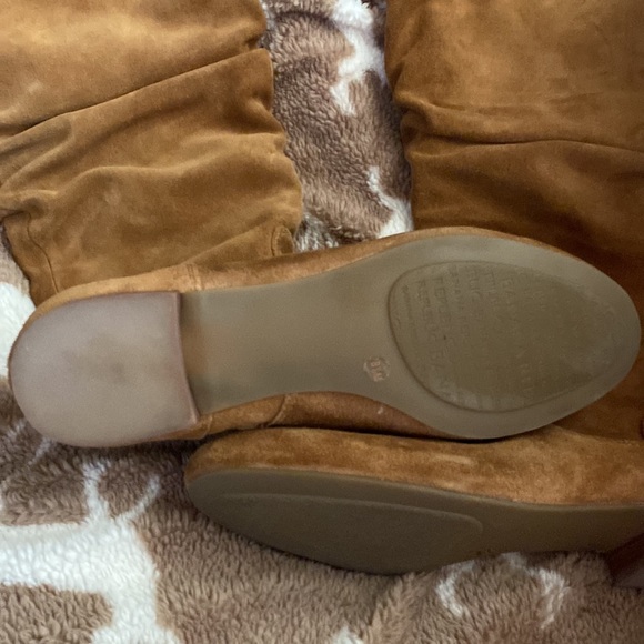 Banana Republic suede boots size 8 1/2 - Picture 2 of 3